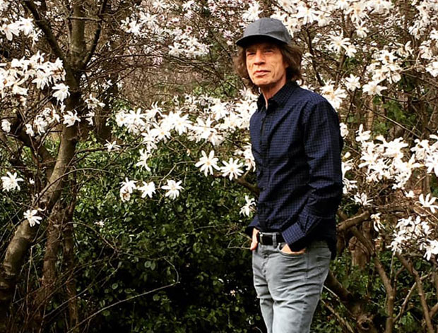 МИК ШЕТА ПАРКОМ: Времешни рокер објавио прву слику после операције